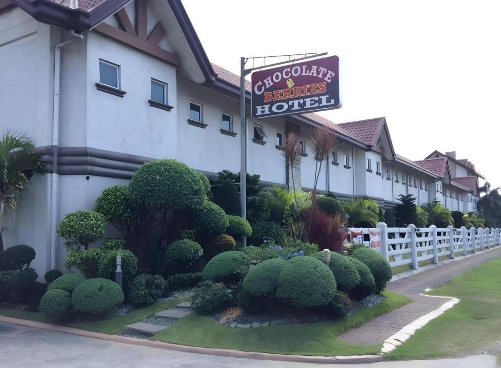 Chocolate And Berries Hotel Baliuag Eksteriør bilde
